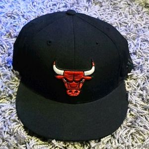 Adidas Chicago Bulls Fitted Size 8